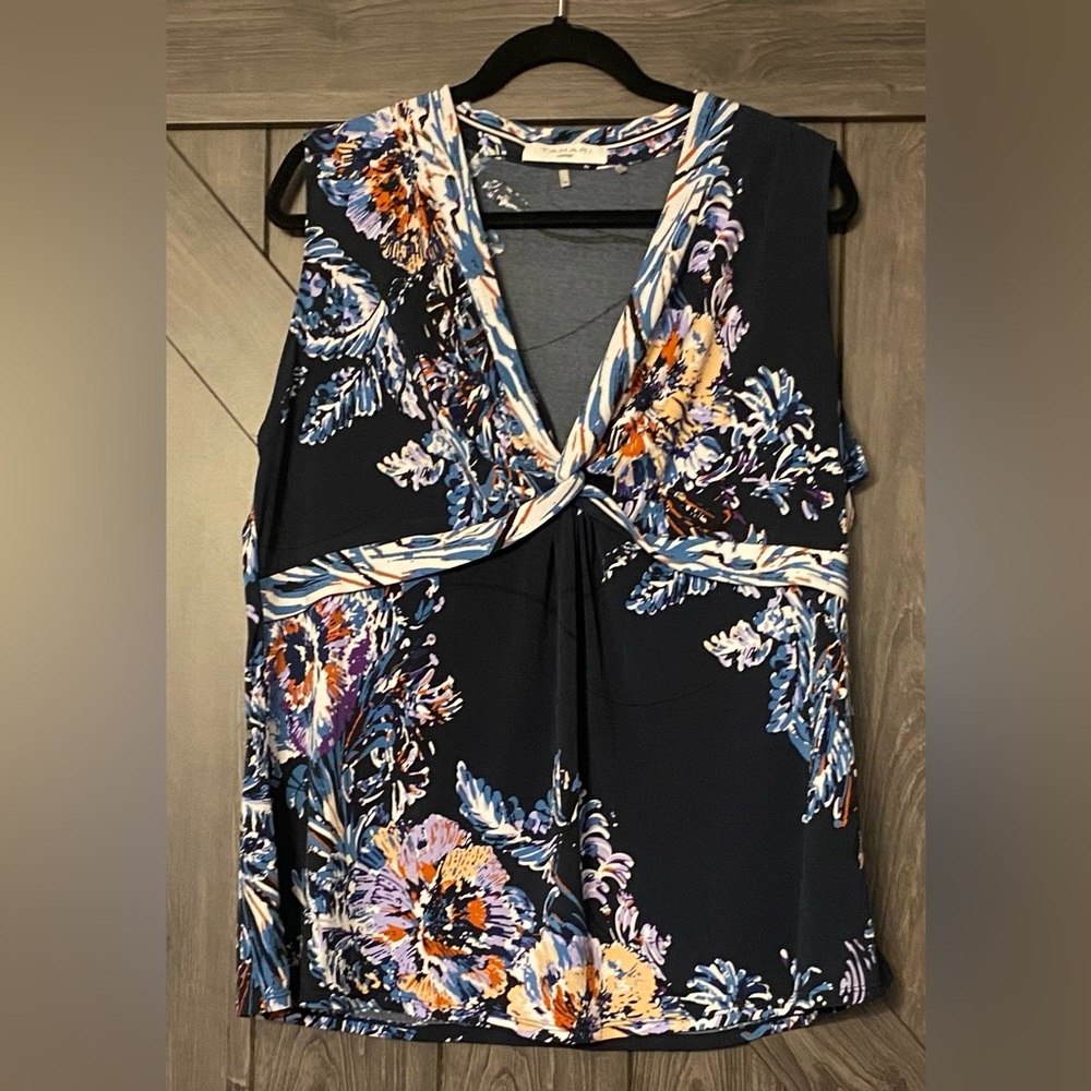 Multi coloured artistic floral print Tahari sleeveless shirt, NWOT, sz 1X